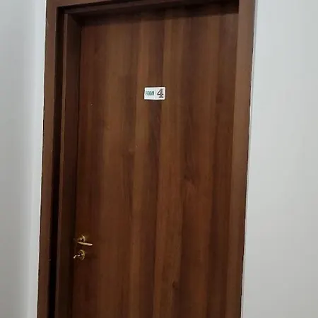 Bazar 4 Mini * 地拉那