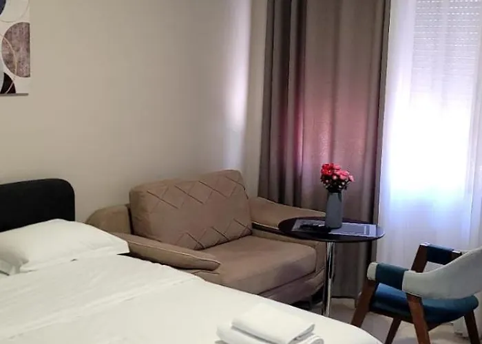 Apartment Bazar 4 Mini